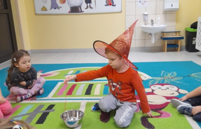 Andrzejkowe zabawy w przedszkolu