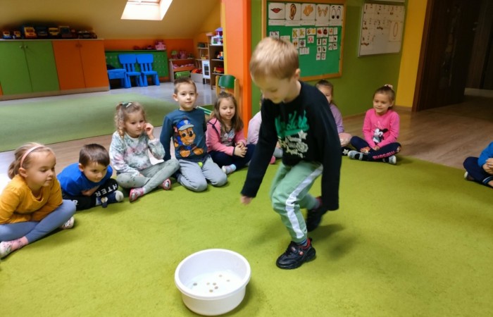Andrzejkowe zabawy w przedszkolu