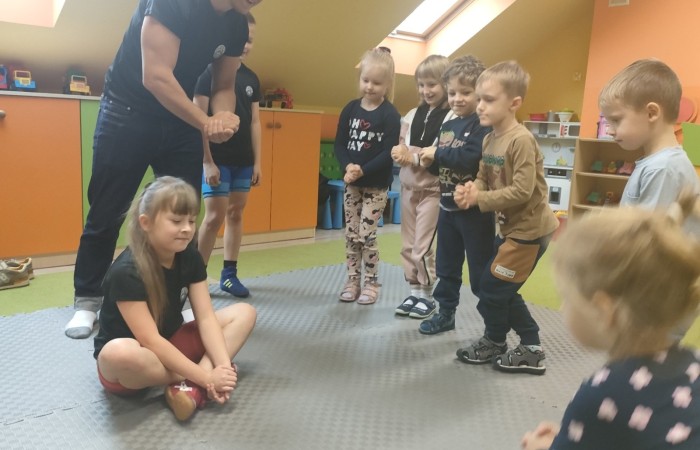 Pokaz gimnastyczno–zapaśniczy w Przedszkolu