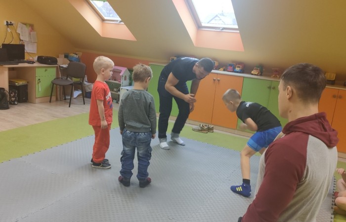 Pokaz gimnastyczno–zapaśniczy w Przedszkolu
