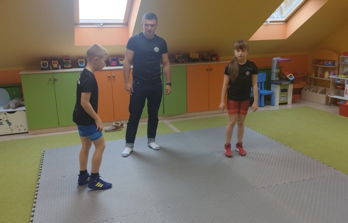 Pokaz gimnastyczno–zapaśniczy w Przedszkolu