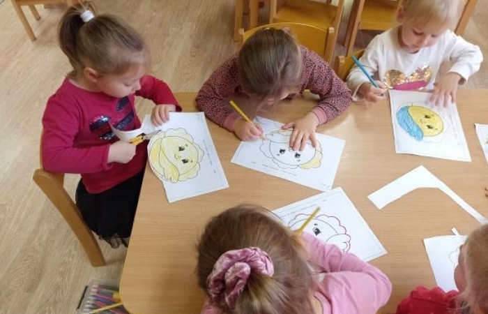 Świat emocji i zmysłów w grupie Smerfy