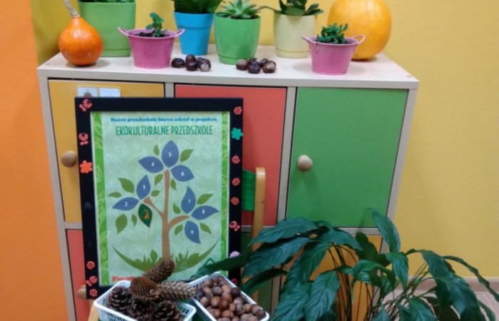 Jesienny las, jego roślinność i mieszkańcy