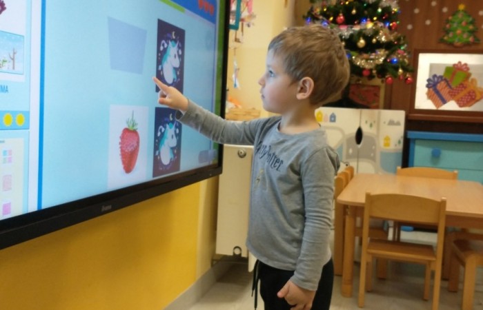Zabawy z monitorem interaktywnym