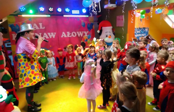 Bal karnawałowy