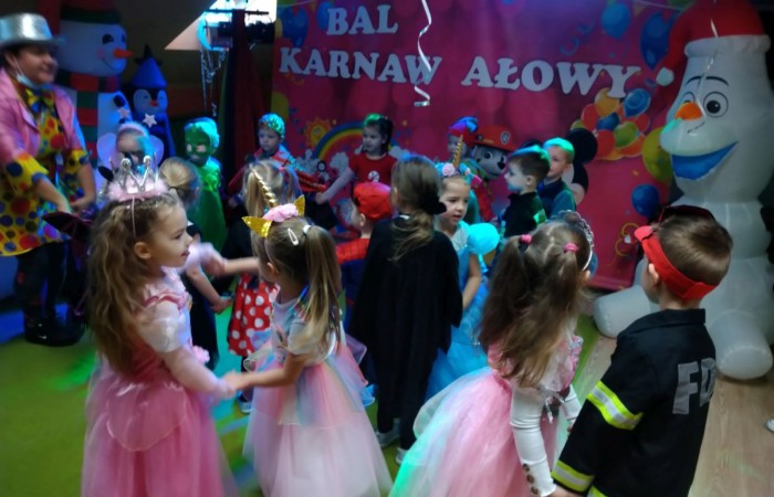 Bal karnawałowy