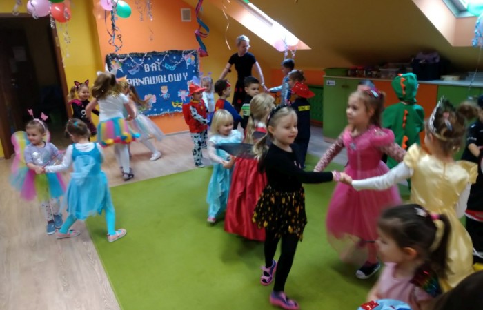 Bal karnawałowy