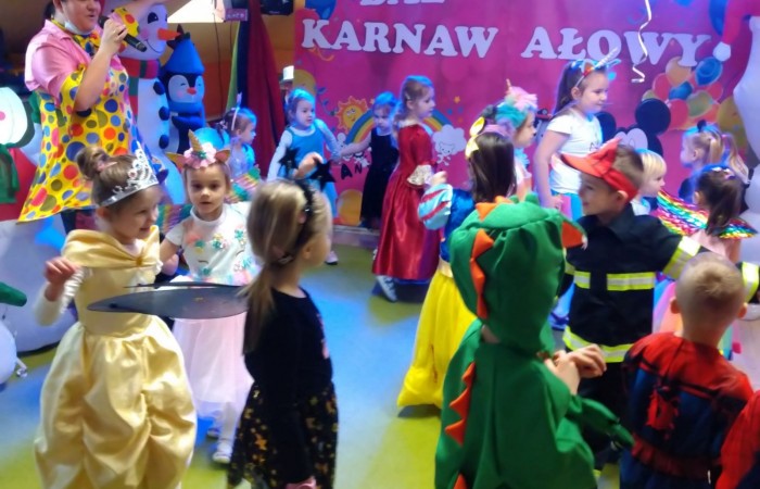 Bal karnawałowy