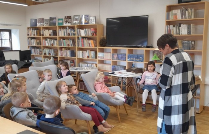 Z wizytą w Gminnej Bibliotece w Świlczy z/s w Trzcianie