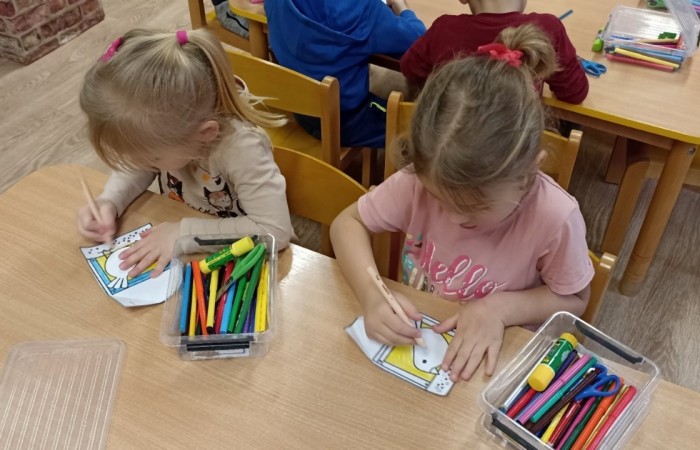 Smerfy pamiętają o ptakach zimą
