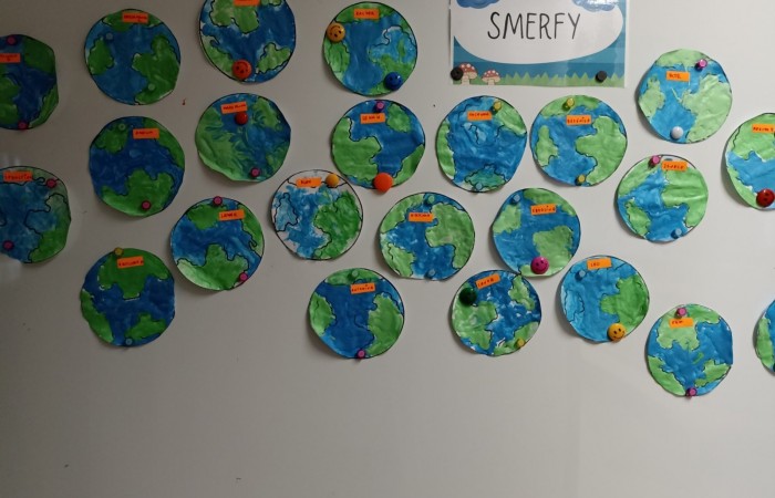 Światowy Dzień Ziemi - grupa Smerfy