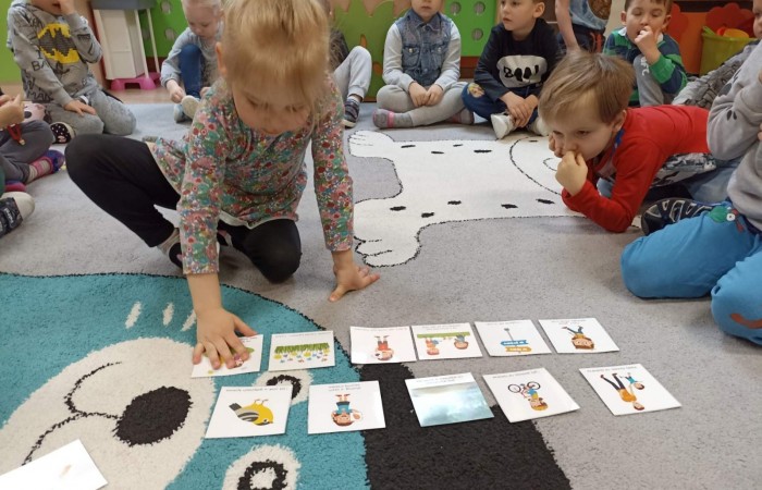 Światowy Dzień Ziemi - grupa Smerfy