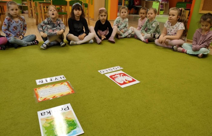 Dzień Flagi - grupa Tygrysy