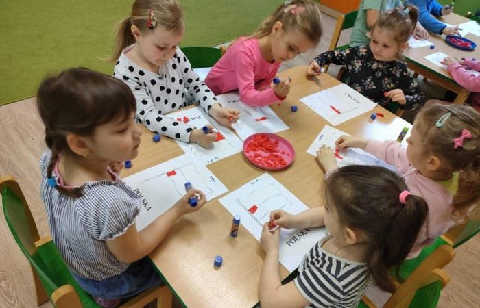 Dzień Flagi - grupa Tygrysy