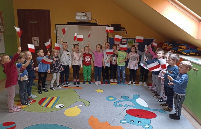 Dzień Flagi - grupa Smerfy