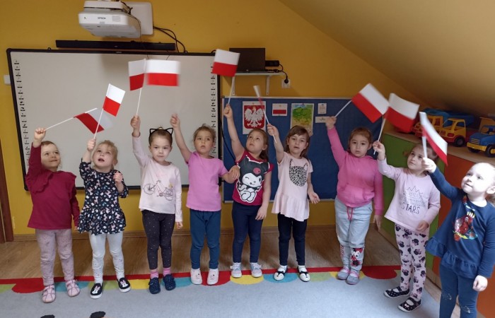 Dzień Flagi - grupa Smerfy
