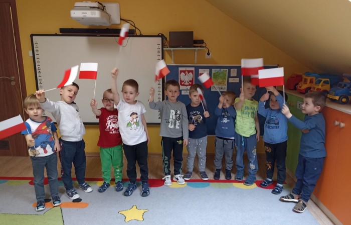 Dzień Flagi - grupa Smerfy