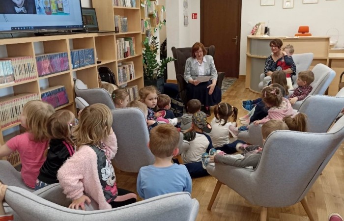 Tydzień bibliotek - grupa Smerfy