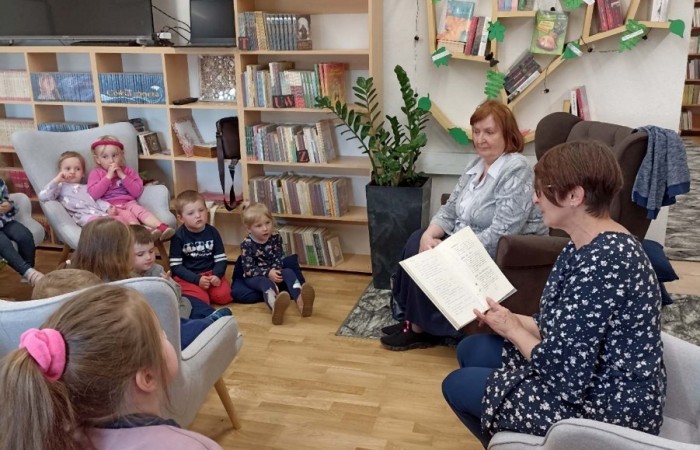 Tydzień bibliotek - grupa Smerfy