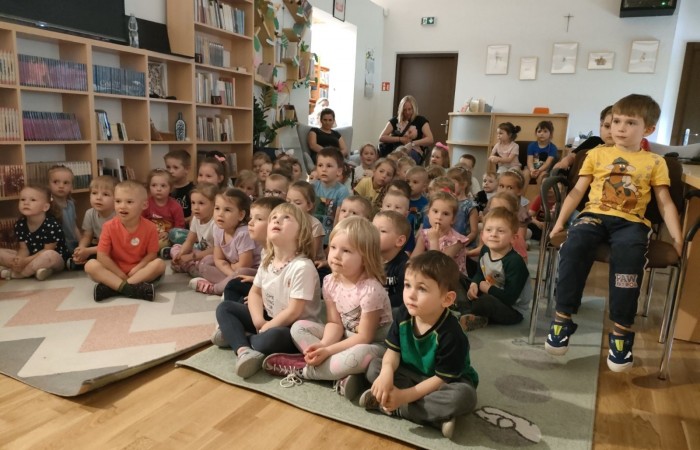 Spektakl „Czerwony Kapturek”