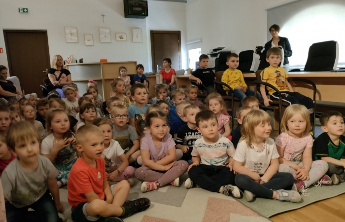 Spektakl „Czerwony Kapturek”