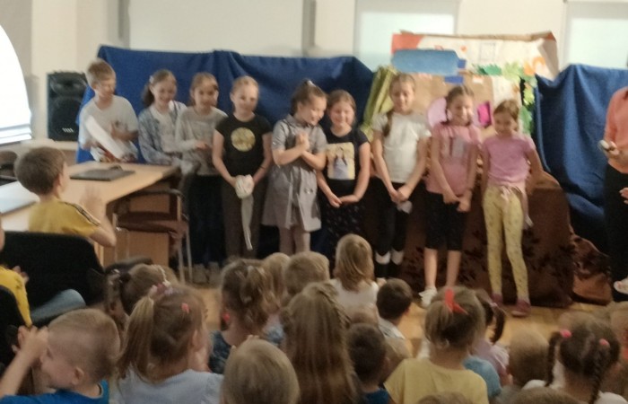 Spektakl „Czerwony Kapturek”