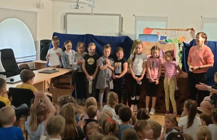 Spektakl „Czerwony Kapturek”