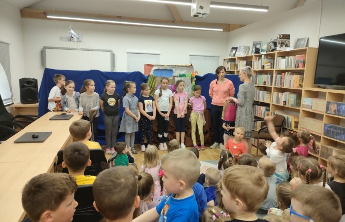 Spektakl „Czerwony Kapturek”