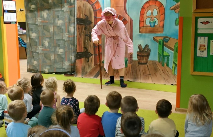 Spektakl Teatralny „Czerwony Kapturek”