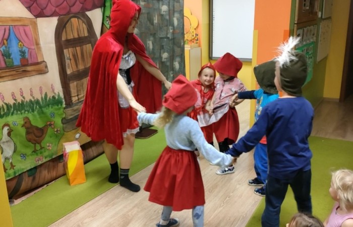 Spektakl Teatralny „Czerwony Kapturek”