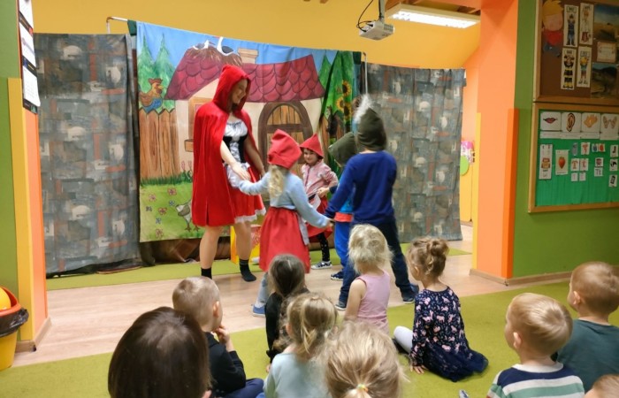 Spektakl Teatralny „Czerwony Kapturek”