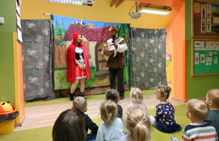 Spektakl Teatralny „Czerwony Kapturek”