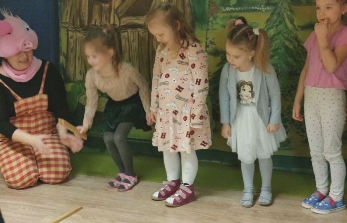 Spektakl „Trzy Małe Świnki”