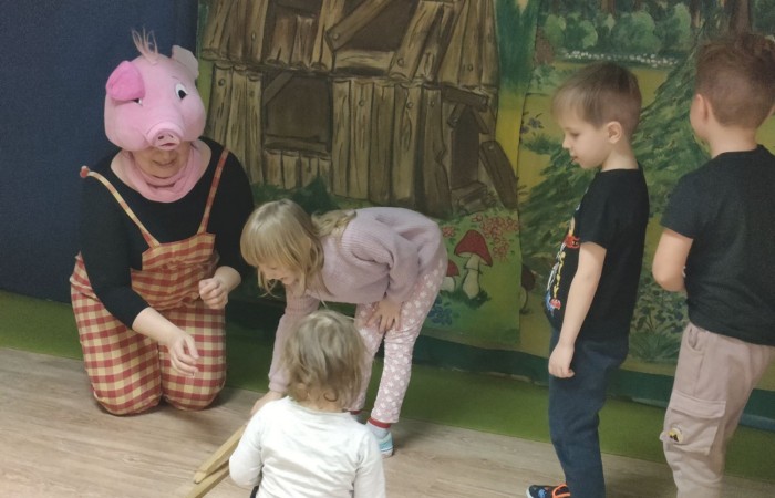 Spektakl „Trzy Małe Świnki”