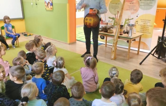 Audycja muzyczna Pracowni Jaszczur & Przyjaciele „Instrumenty z różnych stron świata”