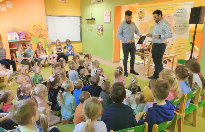 Audycja muzyczna Pracowni Jaszczur & Przyjaciele „Instrumenty z różnych stron świata”