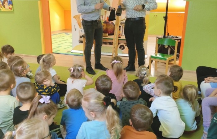 Audycja muzyczna Pracowni Jaszczur & Przyjaciele „Instrumenty z różnych stron świata”