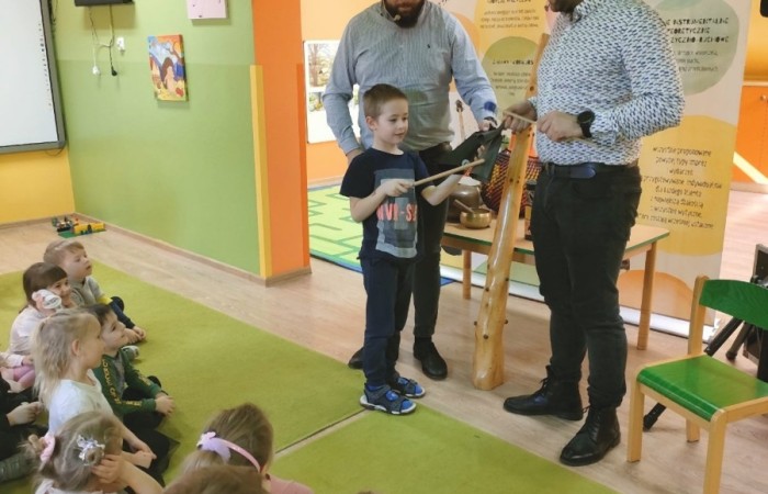 Audycja muzyczna Pracowni Jaszczur & Przyjaciele „Instrumenty z różnych stron świata”