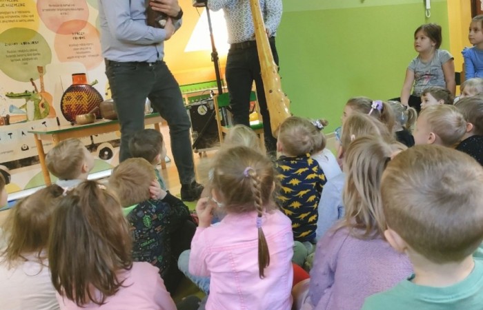 Audycja muzyczna Pracowni Jaszczur & Przyjaciele „Instrumenty z różnych stron świata”