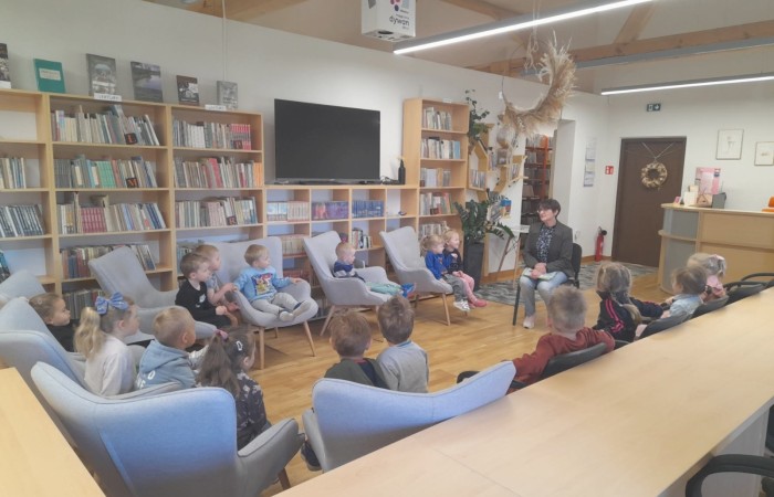 Przedszkolaki z wizytą w bibliotece