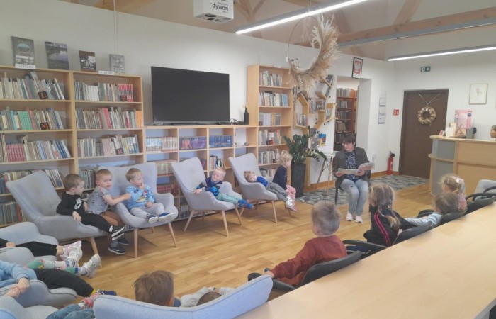 Przedszkolaki z wizytą w bibliotece