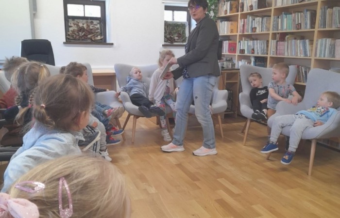 Przedszkolaki z wizytą w bibliotece