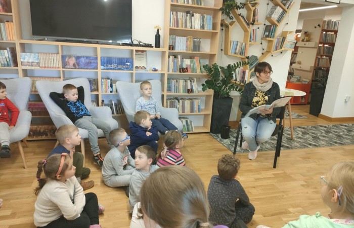 Przedszkolaki z wizytą w bibliotece