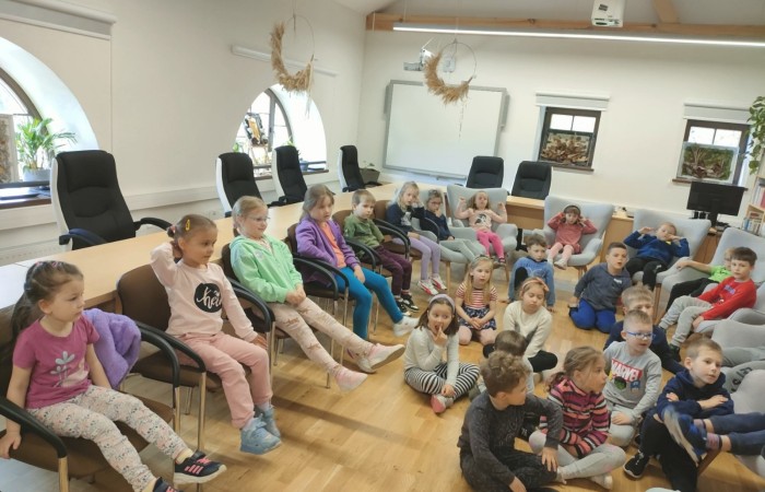 Przedszkolaki z wizytą w bibliotece