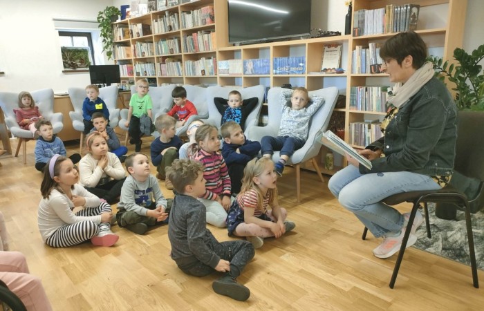 Przedszkolaki z wizytą w bibliotece