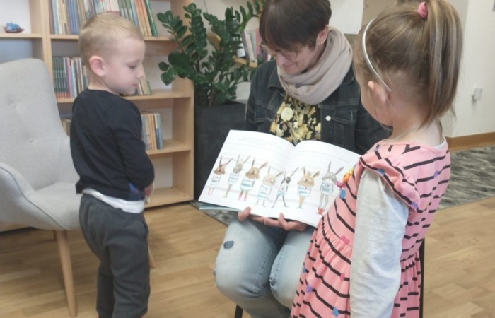 Przedszkolaki z wizytą w bibliotece