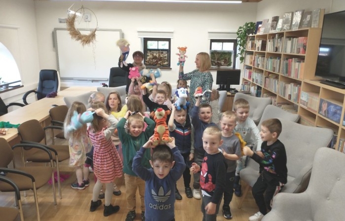 Przedszkolaki z wizytą w bibliotece