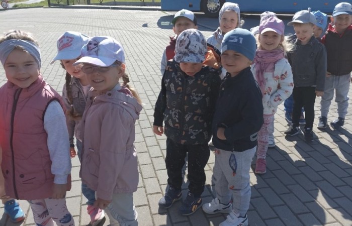 Wycieczka do „Zagrody Szmer” - grupa Smerfy