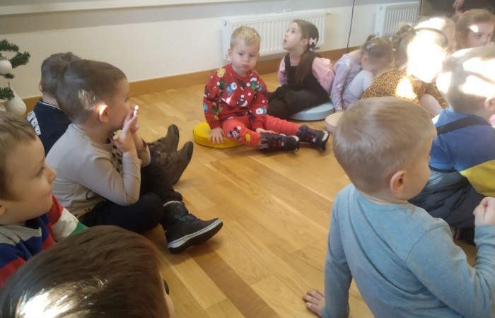 Spotkanie czytelnicze w bibliotece