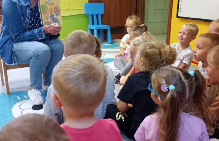 Ogólnopolski Dzień Głośnego Czytania w Przedszkolu - Smerfy
